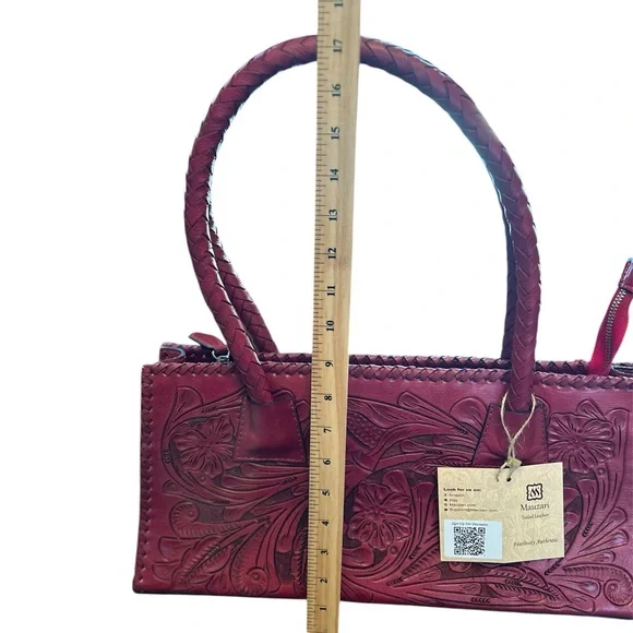 Elegant Red Hand Embossed Handbag Mauzari - Picture 7 of 10